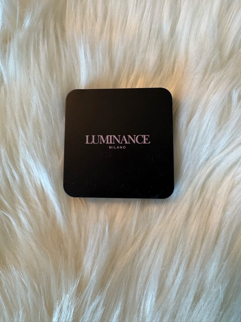 Luminance Milano Under Eye Brightener — Soft Pink Under-Eye Corrector - Picture 2 of 6